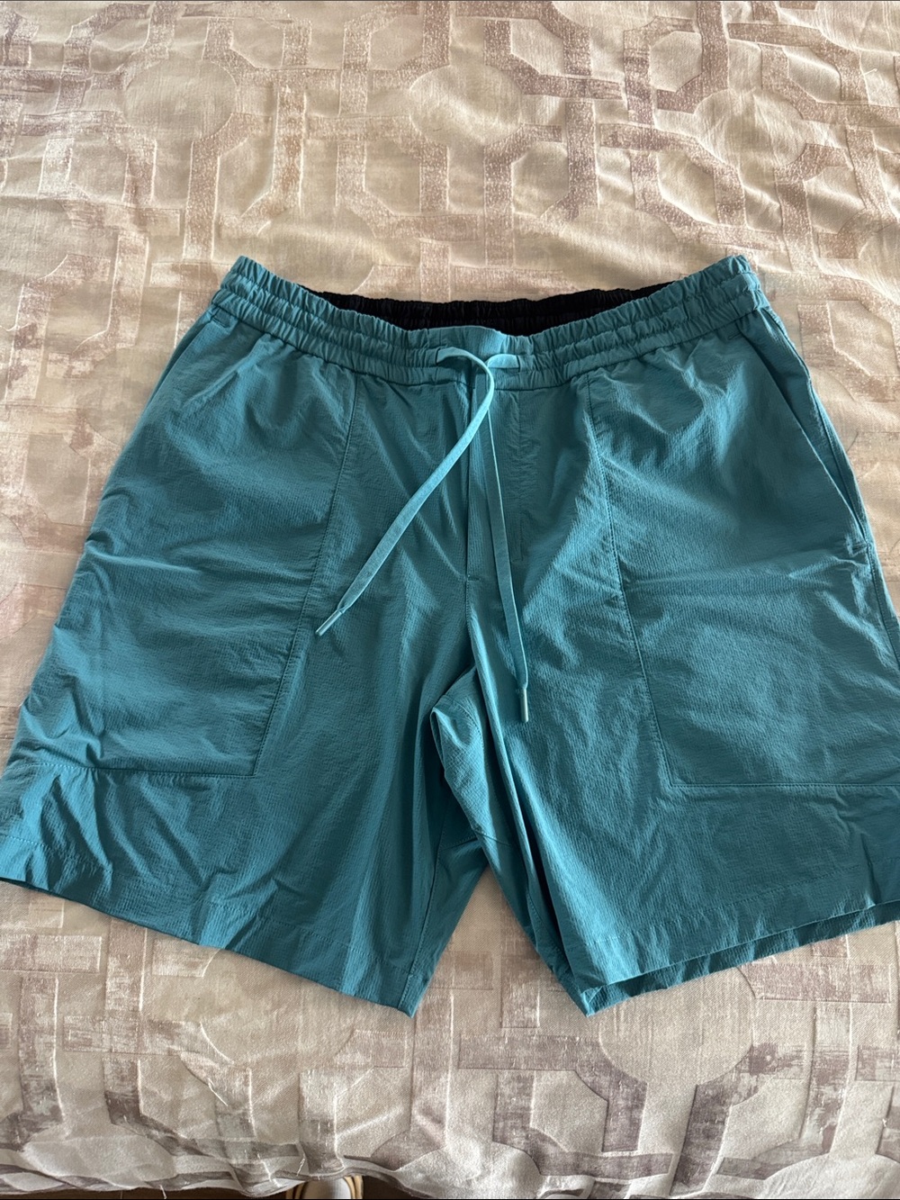 lululemon athletica teal drawstring athletic shorts